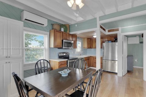 Casa en venta en Sugarloaf Key, Florida, 2 dormitorios, 93.65 m2 № 1924232 - foto 4