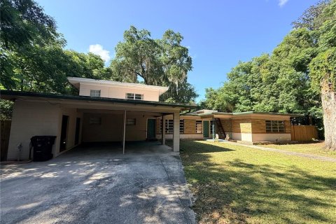 House in Gainesville, Florida 5 bedrooms, 304.91 sq.m. № 2231900
