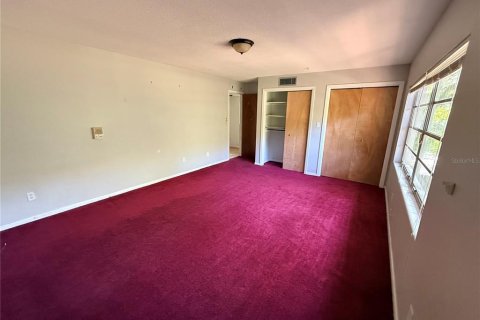 House in Gainesville, Florida 5 bedrooms, 304.91 sq.m. № 2231900 - photo 19