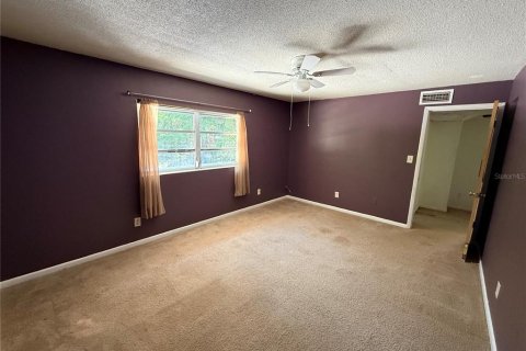House in Gainesville, Florida 5 bedrooms, 304.91 sq.m. № 2231900 - photo 16
