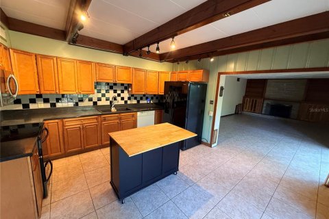 House in Gainesville, Florida 5 bedrooms, 304.91 sq.m. № 2231900 - photo 12