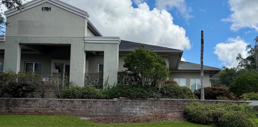 Commercial property in Gainesville, Florida 177.44 sq.m. № 2381333