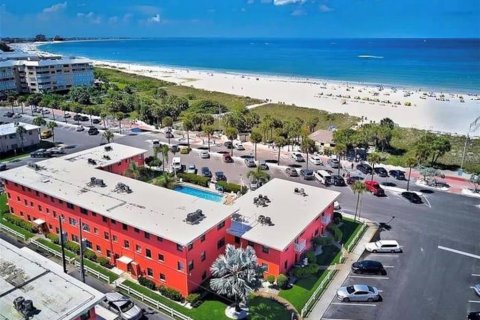 Condominio en Saint Pete Beach, Florida, 1 dormitorio  № 2201075