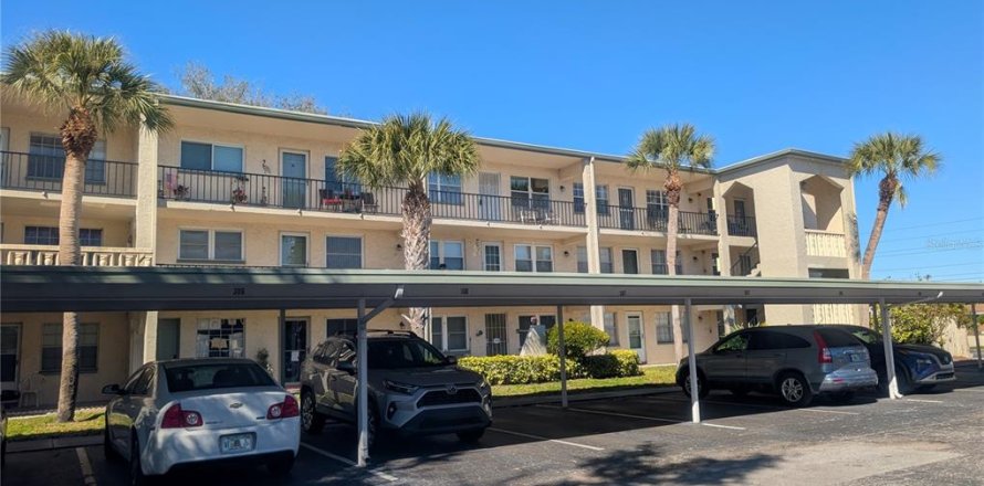 Condo in Seminole, Florida, 2 bedrooms № 2148114