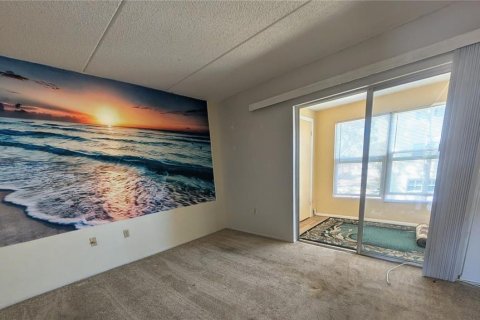 Condo in Seminole, Florida, 2 bedrooms № 2148114 - photo 14