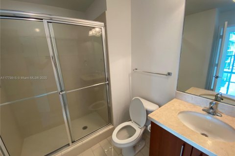 Condo in Miami, Florida, 2 bedrooms  № 1868217 - photo 8