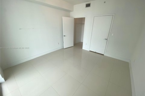 Condo in Miami, Florida, 2 bedrooms  № 1868217 - photo 10