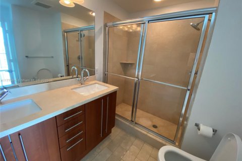 Condo in Miami, Florida, 2 bedrooms  № 1868217 - photo 5