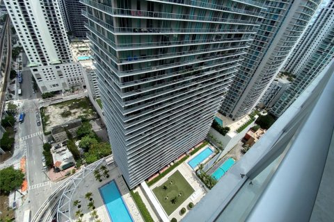 Condo in Miami, Florida, 2 bedrooms  № 1868217 - photo 1