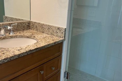 Touwnhouse à vendre à Treasure Island, Floride: 2 chambres, 91.97 m2 № 2333938 - photo 11