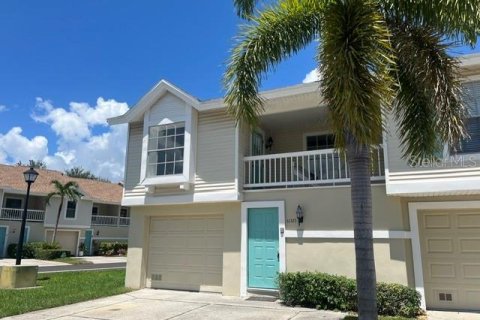 Touwnhouse à vendre à Treasure Island, Floride: 2 chambres, 91.97 m2 № 2333938 - photo 2