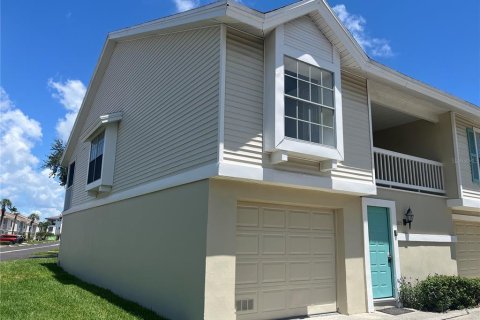 Touwnhouse à vendre à Treasure Island, Floride: 2 chambres, 91.97 m2 № 2333938 - photo 3
