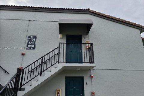 Купить кондоминиум в Майами, Флорида 2 спальни, 82.03м2, № 1957071 - фото 2