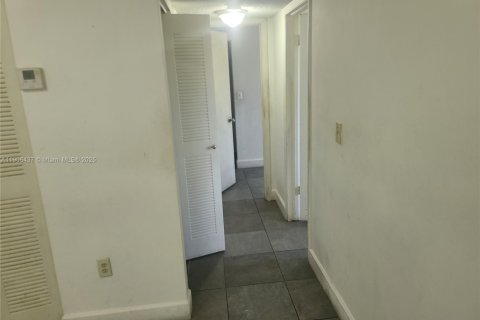 Купить кондоминиум в Майами, Флорида 2 спальни, 82.03м2, № 1957071 - фото 10