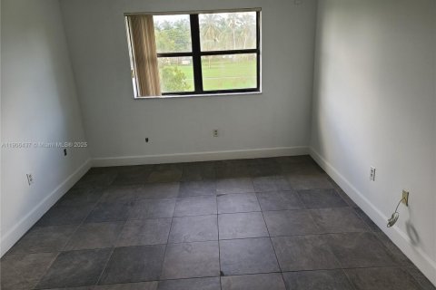 Купить кондоминиум в Майами, Флорида 2 спальни, 82.03м2, № 1957071 - фото 4