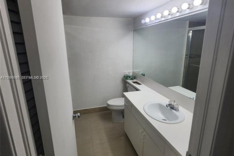 Купить кондоминиум в Дорал, Флорида 1 спальня, 69.03м2, № 2050793 - фото 7