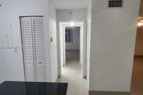 Купить кондоминиум в Дорал, Флорида 1 спальня, 69.03м2, № 2050793 - фото 5