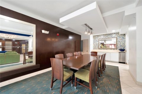 Condominio en venta en South Miami, Florida, 2 dormitorios, 93.83 m2 № 1956543 - foto 6