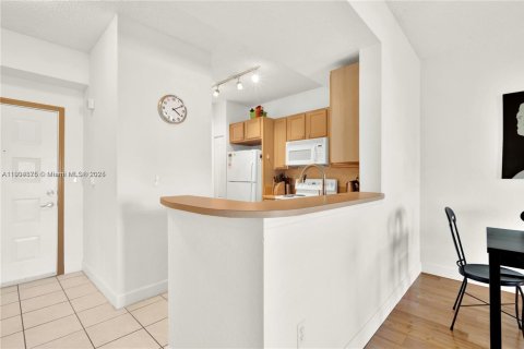 Condominio en venta en South Miami, Florida, 2 dormitorios, 93.83 m2 № 1956543 - foto 13