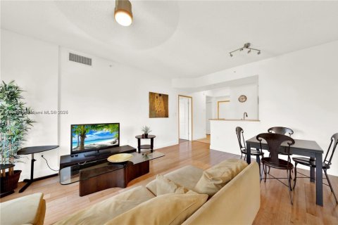 Condominio en venta en South Miami, Florida, 2 dormitorios, 93.83 m2 № 1956543 - foto 19