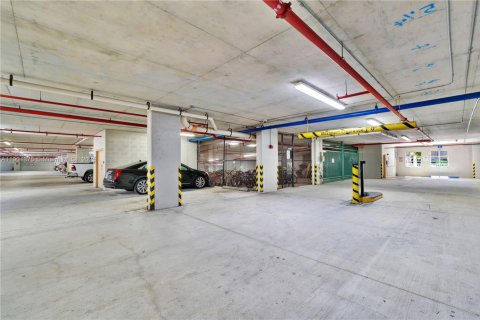 Condominio en venta en South Miami, Florida, 2 dormitorios, 93.83 m2 № 1956543 - foto 3