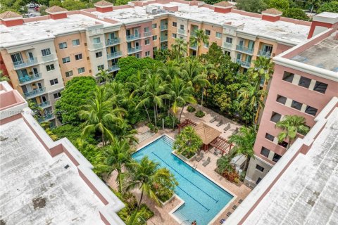 Condominio en venta en South Miami, Florida, 2 dormitorios, 93.83 m2 № 1956543 - foto 2