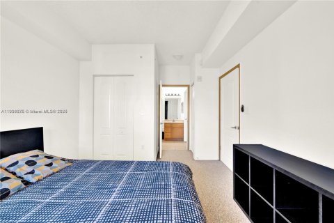 Condominio en venta en South Miami, Florida, 2 dormitorios, 93.83 m2 № 1956543 - foto 24