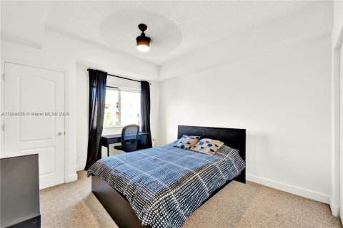 Condominio en venta en South Miami, Florida, 2 dormitorios, 93.83 m2 № 1956543 - foto 25