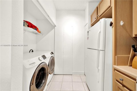 Condominio en venta en South Miami, Florida, 2 dormitorios, 93.83 m2 № 1956543 - foto 16