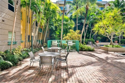 Condominio en venta en South Miami, Florida, 2 dormitorios, 93.83 m2 № 1956543 - foto 12