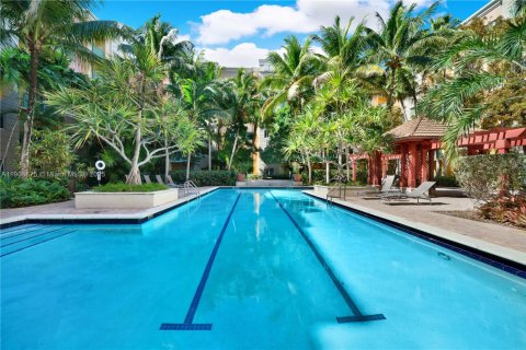 Condominio en venta en South Miami, Florida, 2 dormitorios, 93.83 m2 № 1956543 - foto 11