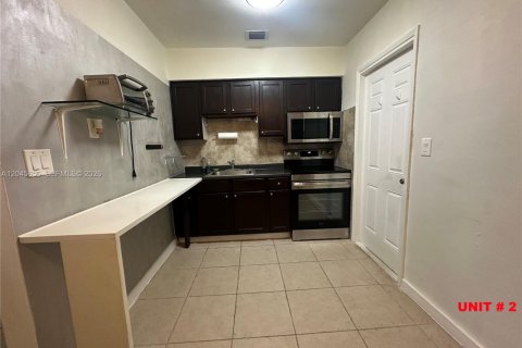 Commercial property in Hallandale Beach, Florida 132.11 sq.m. № 2242154 - photo 14
