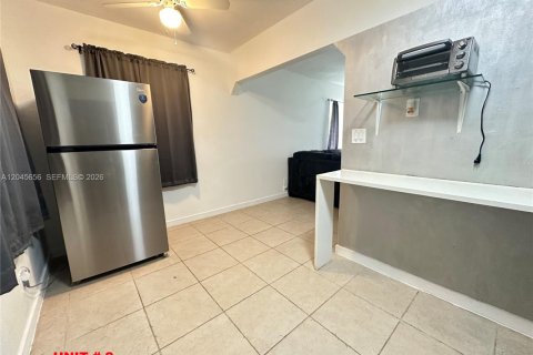 Commercial property in Hallandale Beach, Florida 132.11 sq.m. № 2242154 - photo 13