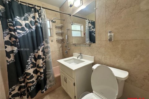 Commercial property in Hallandale Beach, Florida 132.11 sq.m. № 2242154 - photo 17