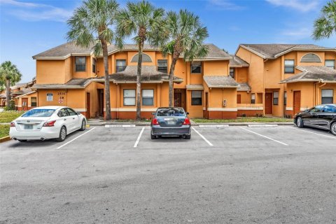Condominio en venta en Lauderhill, Florida, 2 dormitorios, 91.04 m2 № 1937709 - foto 1