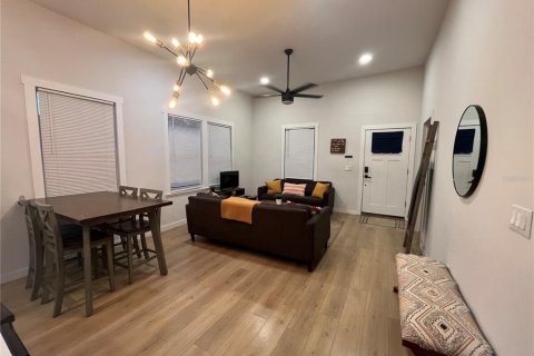 Casa en alquiler en Tampa, Florida, 3 dormitorios, 105.07 m2 № 2093605 - foto 4