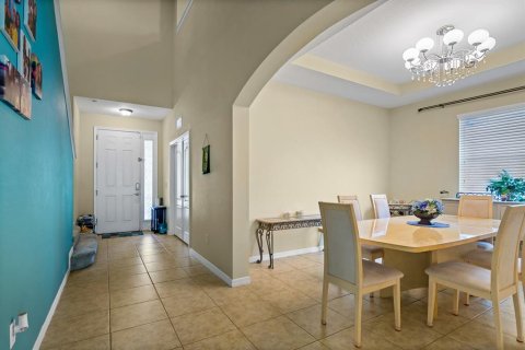 House in Riverview, Florida 5 bedrooms, 347.18 sq.m. № 1866618 - photo 28