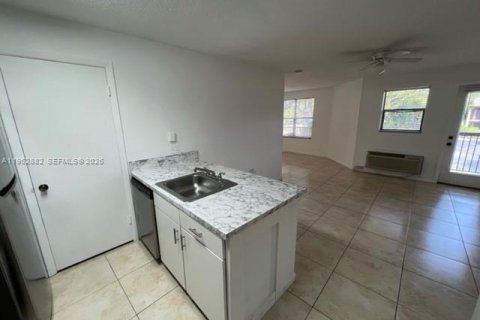 Copropriété à louer à Pompano Beach, Floride: 1 chambre, 43.66 m2 № 2025839 - photo 18
