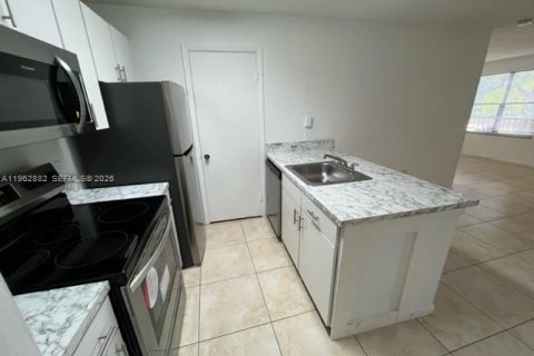 Copropriété à louer à Pompano Beach, Floride: 1 chambre, 43.66 m2 № 2025839 - photo 10