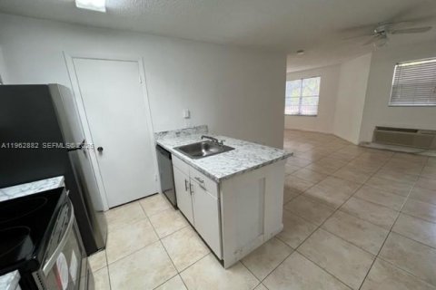 Copropriété à louer à Pompano Beach, Floride: 1 chambre, 43.66 m2 № 2025839 - photo 12