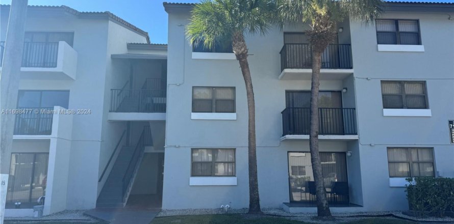 Condominio en Hialeah, Florida, 2 dormitorios  № 1452161