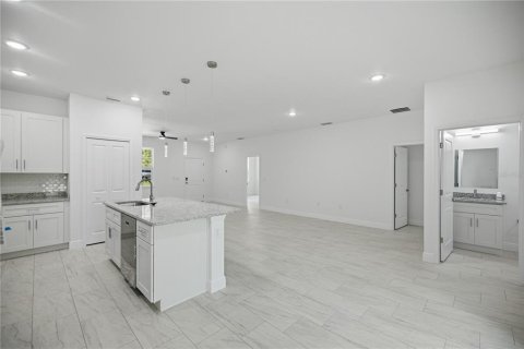 Villa ou maison à vendre à Citrus Springs, Floride: 4 chambres, 169.73 m2 № 2148403 - photo 6