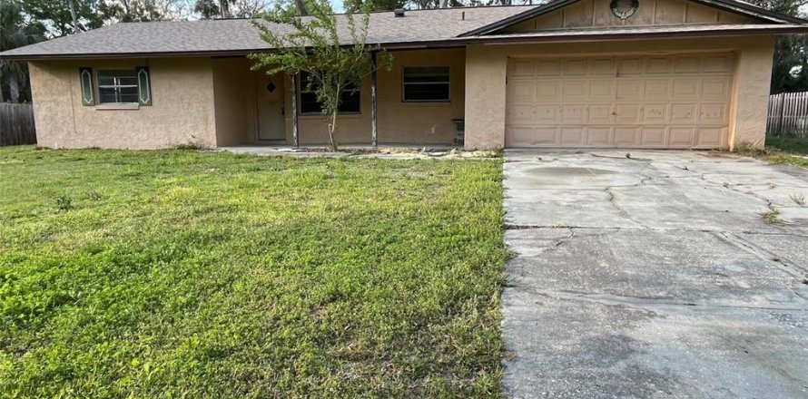 Villa ou maison à Crystal River, Floride 3 chambres, 138.61 m2 № 1733789