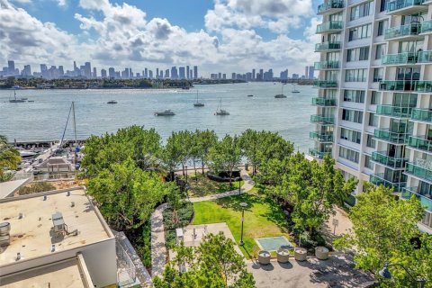 Condominio en venta en Miami Beach, Florida, 2 dormitorios, 111.2 m2 № 1210311 - foto 1