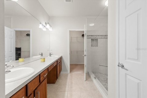 Condo in Riverview, Florida, 2 bedrooms  № 1657842 - photo 25
