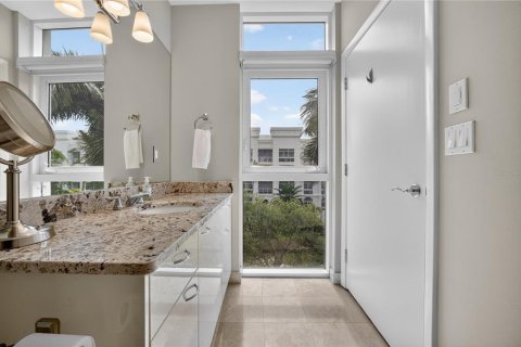 Condo in Fort Lauderdale, Florida, 2 bedrooms  № 2427483 - photo 10