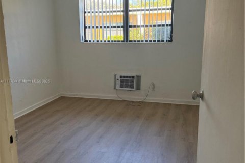 Copropriété à louer à Hollywood, Floride: 1 chambre, 40.88 m2 № 2014858 - photo 9