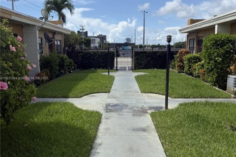 Copropriété à louer à Hollywood, Floride: 1 chambre, 40.88 m2 № 2014858 - photo 10