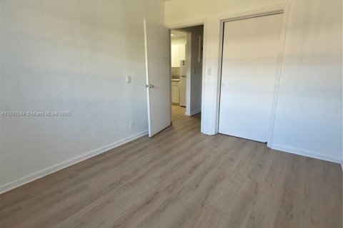 Copropriété à louer à Hollywood, Floride: 1 chambre, 40.88 m2 № 2014858 - photo 8