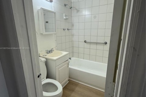 Copropriété à louer à Hollywood, Floride: 1 chambre, 40.88 m2 № 2014858 - photo 6